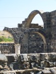 Kursi - bascilica arches